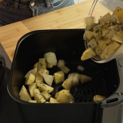 inserire patate nel cestello