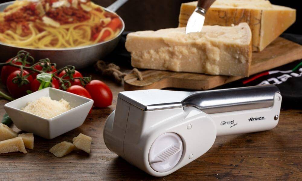 Which cheeses can be grated and how to store them