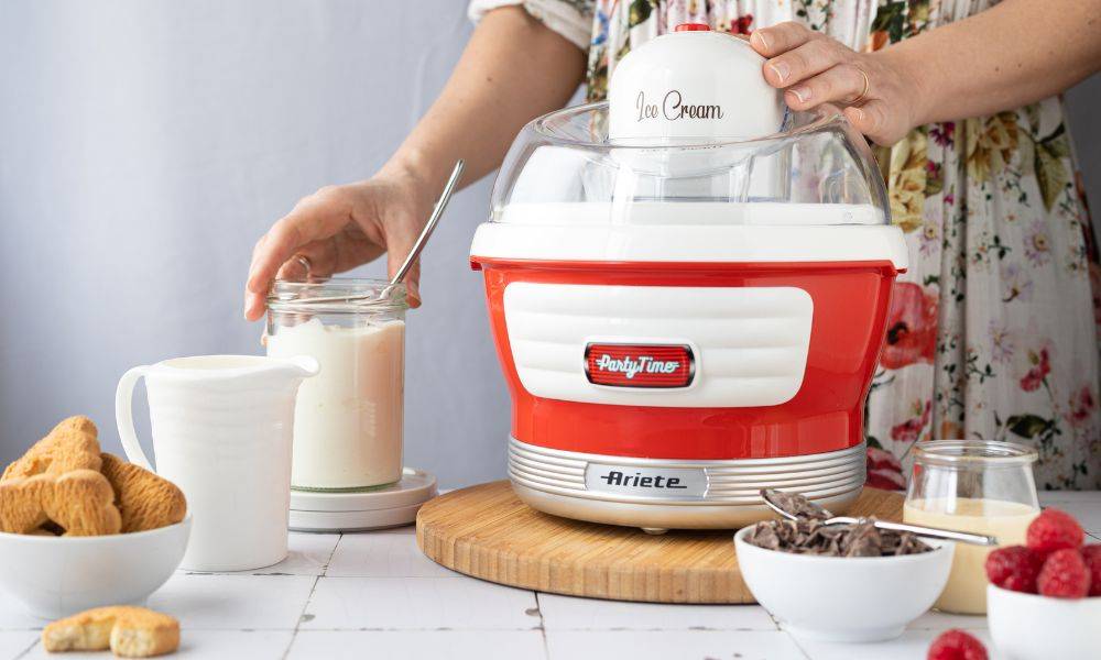 Come preparare il Frozen yogurt con Ice Cream Maker Party Time