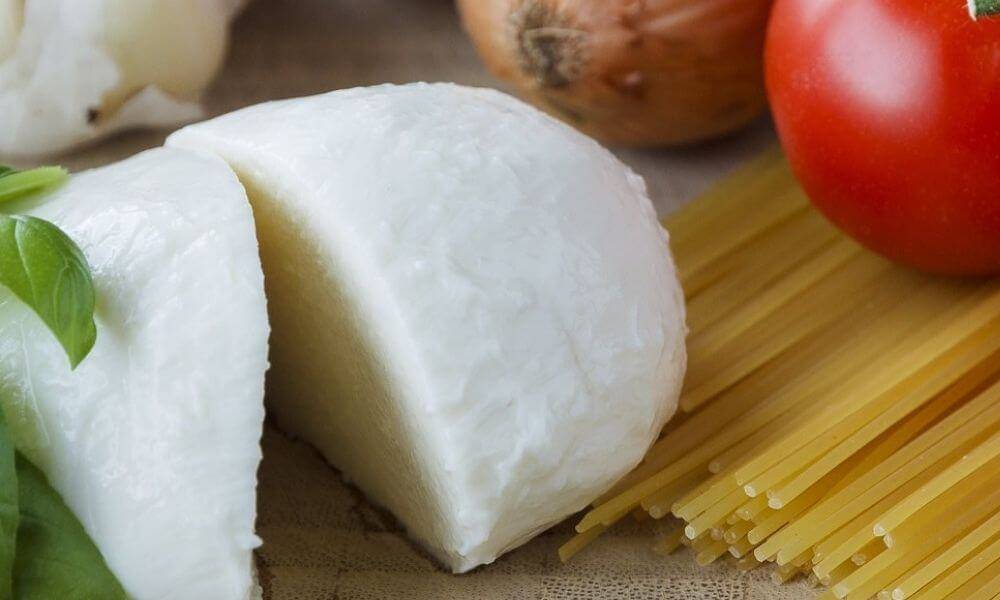 Mozzarella fatta in casa: ricetta