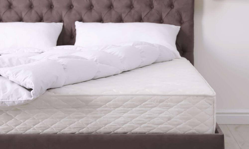 Cleaning of mattress: how to do it in the right way