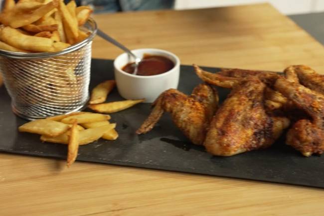 Alette di pollo saporite in friggitrice ad aria