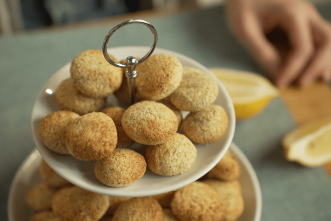 Biscotti al cocco in friggitrice ad aria