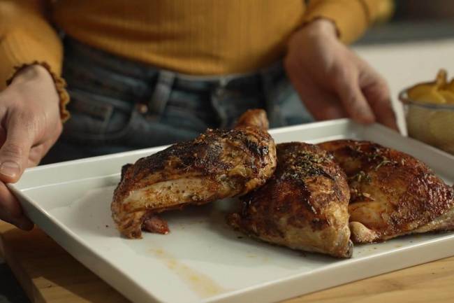 Cosce di pollo in salsa BBQ in friggitrice ad aria