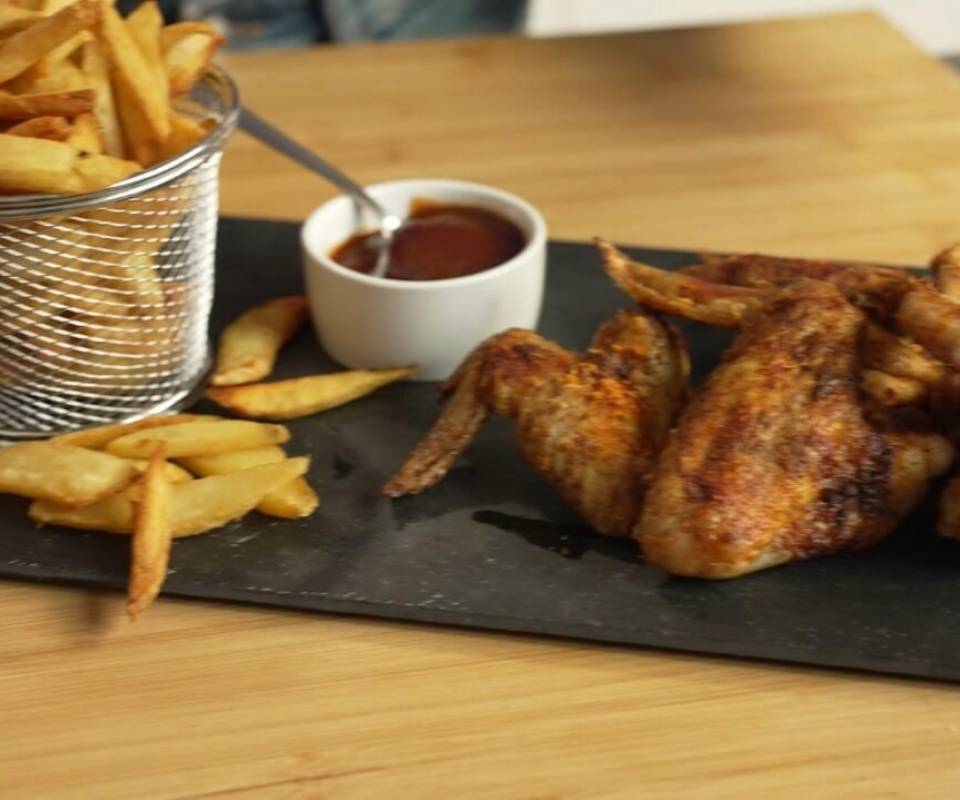 Alette di pollo saporite in friggitrice ad aria