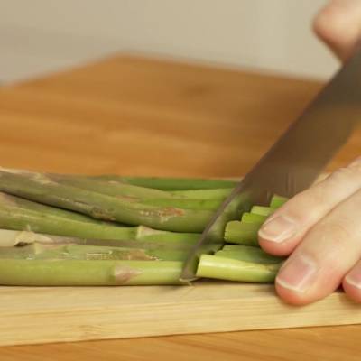 tagliare asparagi