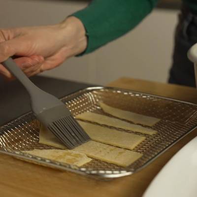 rettangoli di sfoglia con olio