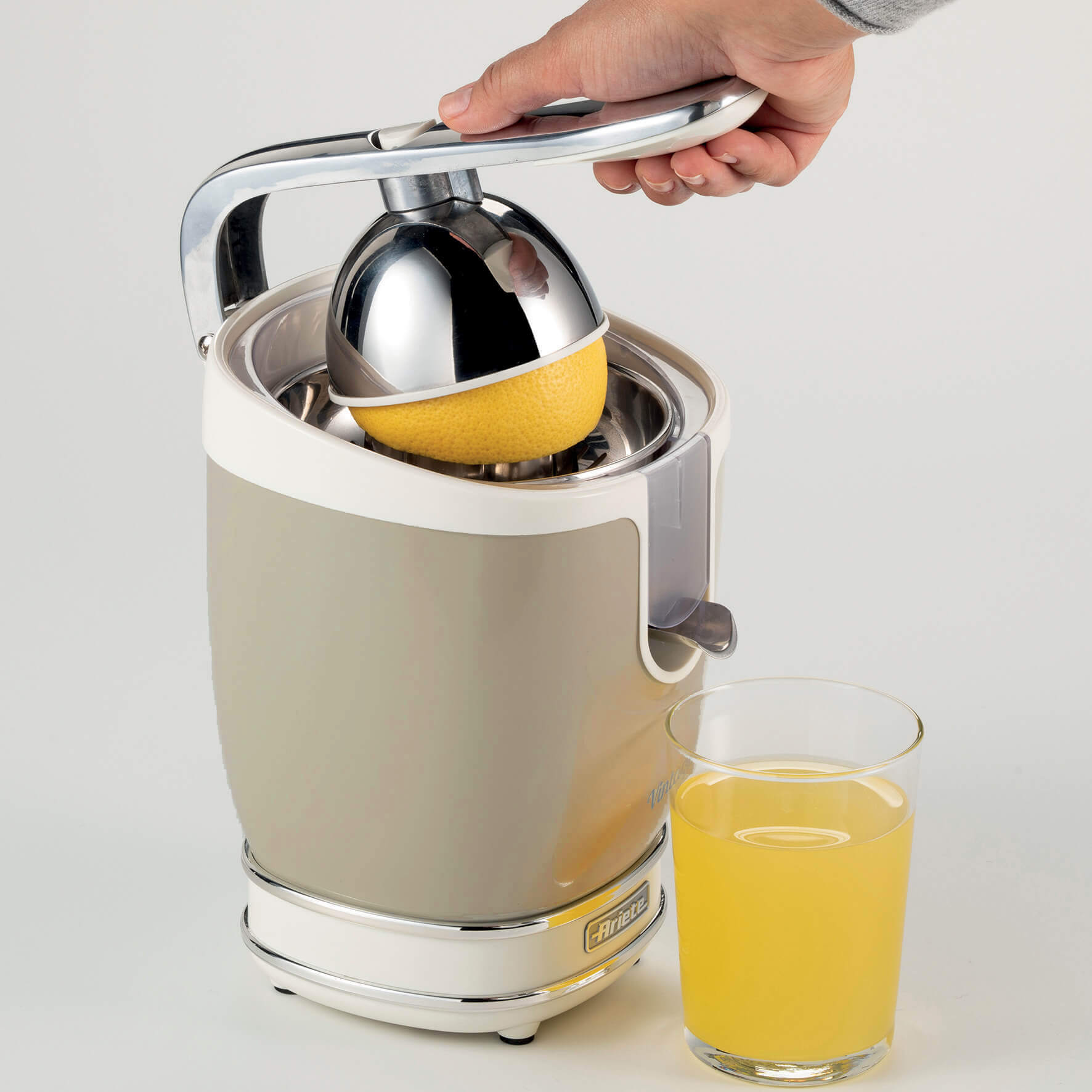 Citrus Juicer - Beige/Red 