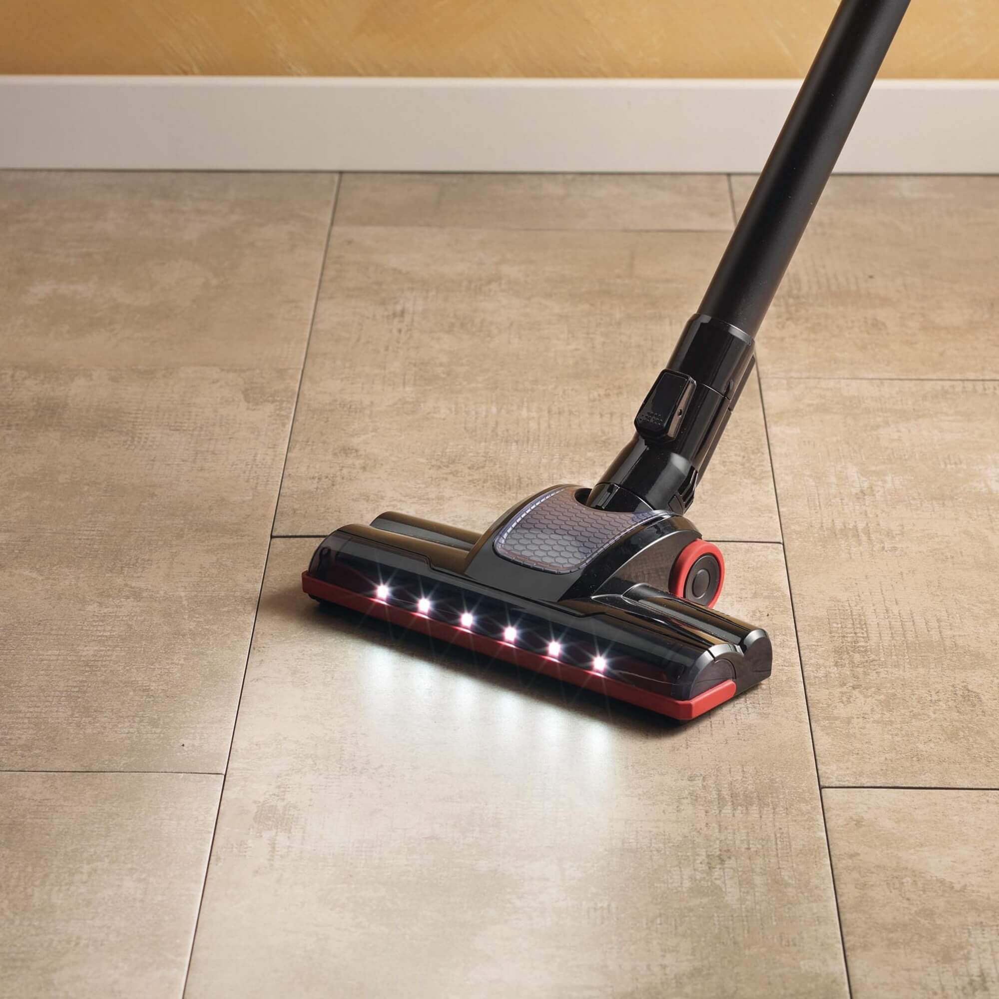 Scopa elettrica con spazzola motorizzata Handy Force RBT Scopa elettrica con spazzola motorizzata Handy Force RBT